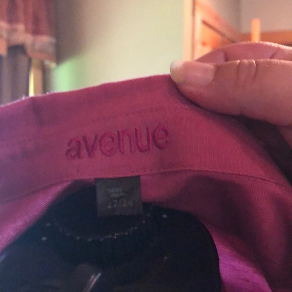 Avenue Cotton Blouse - Picture 3 of 3